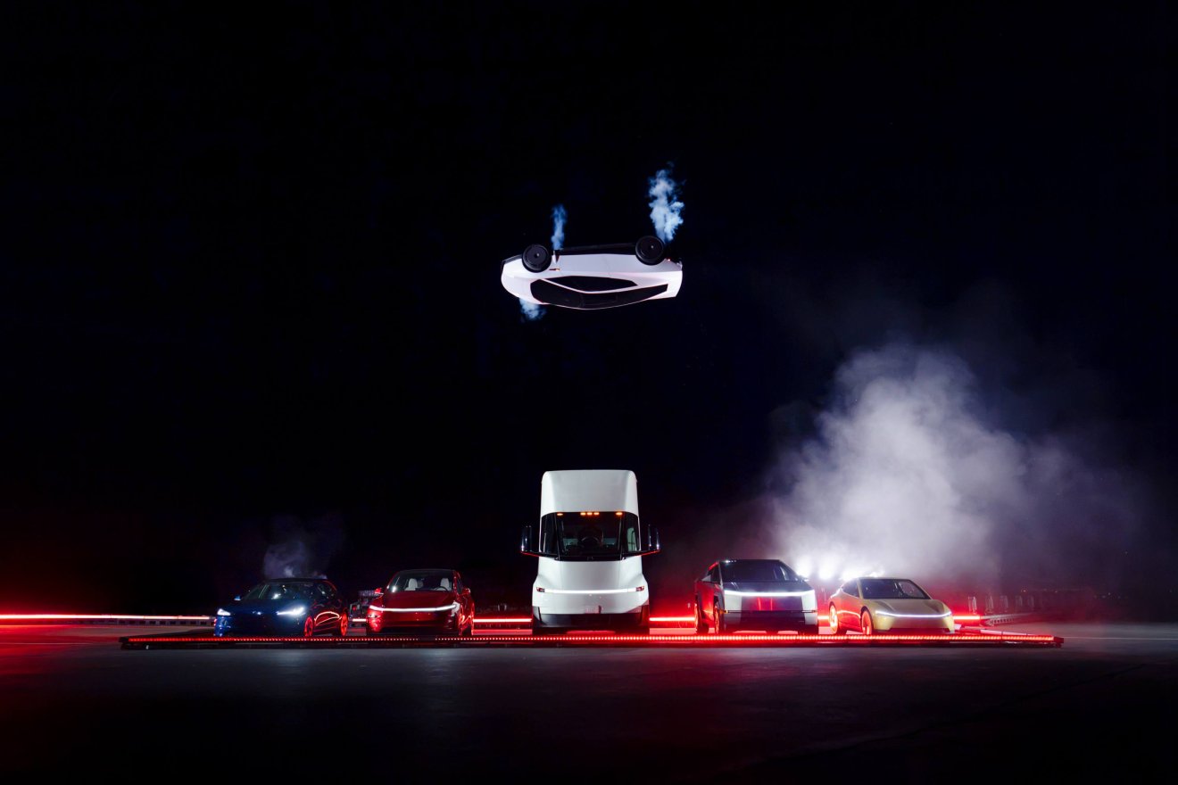 &bullet;  Fotó: Tesla/X