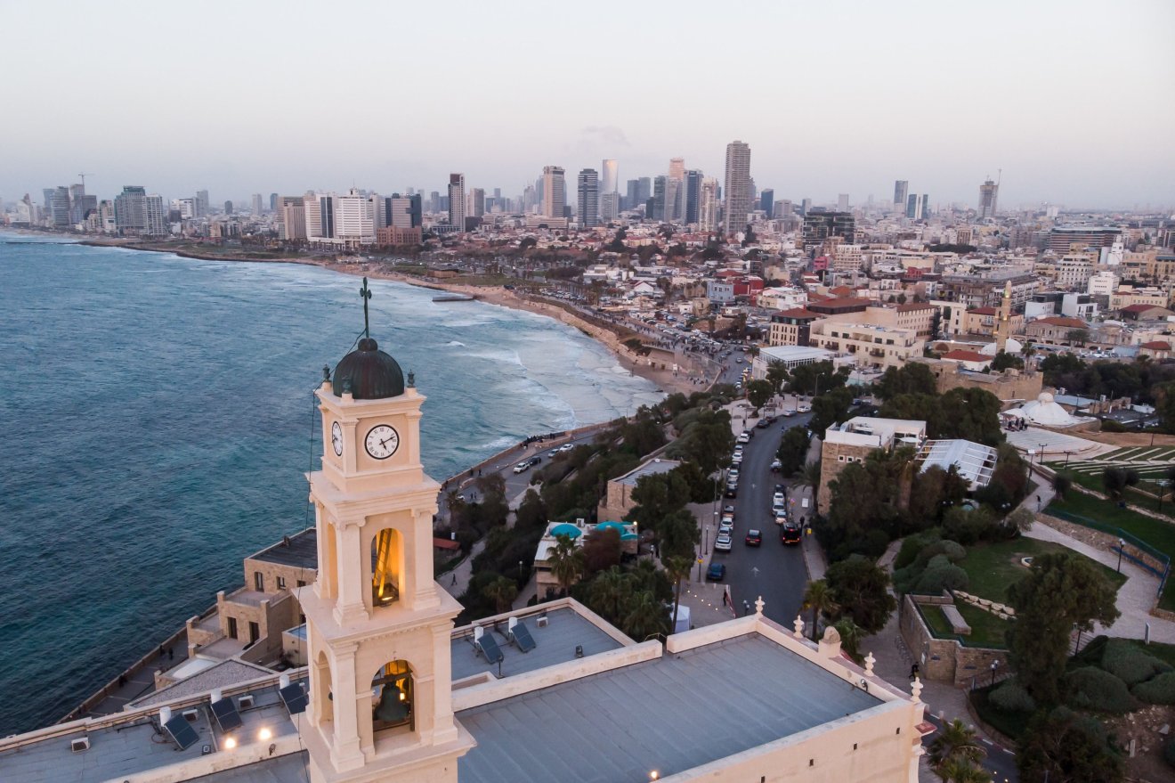 A jaffai óratorony Tel-Aviv ódon negyedében, Jaffában &bullet;  Fotó: Pixabay