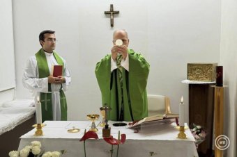 Orvosai szerint XIV. Leó pápa elhagyhatja a kórházat, délután visszatér a Vatikánba
