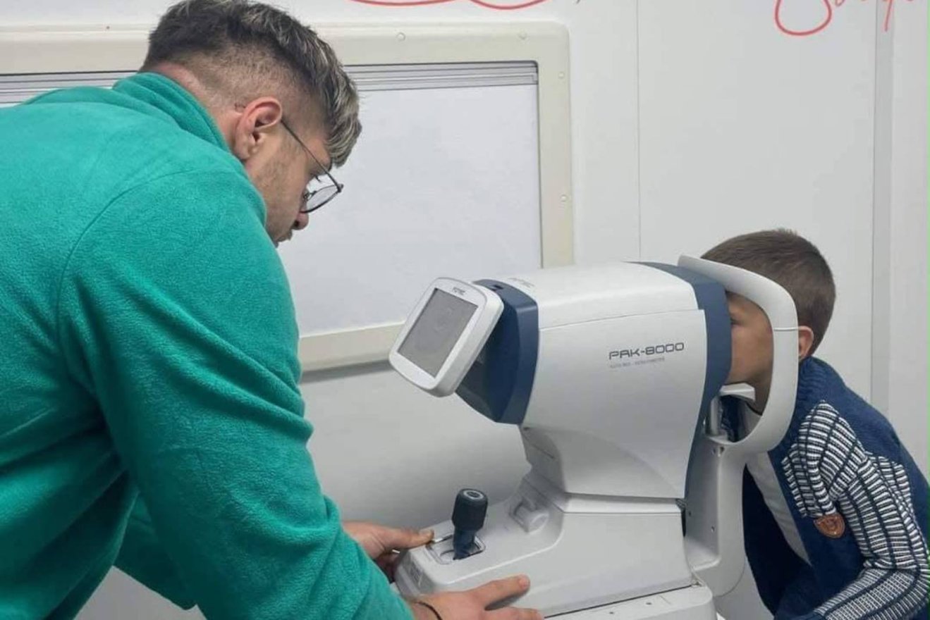 Ingyenes orvosi vizsgálatokkal segíti az elszigetelt települések lakóit a Hargita Megyei Vöröskereszt