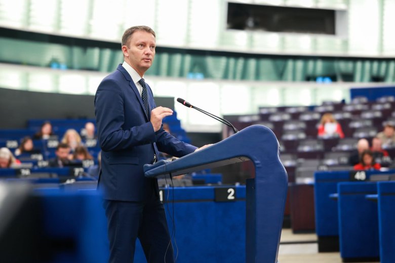 Erdélyben született és négy nyelven is folyékonyan beszél Nicușor Dan harmadik miniszterelnök-jelöltje