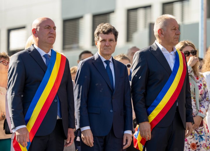 Az egészségügyet és az ország fejlődését dicsérte Cseke Attila és Nicușor Dan egy kórház-átadón, az elnököt kifütyülték