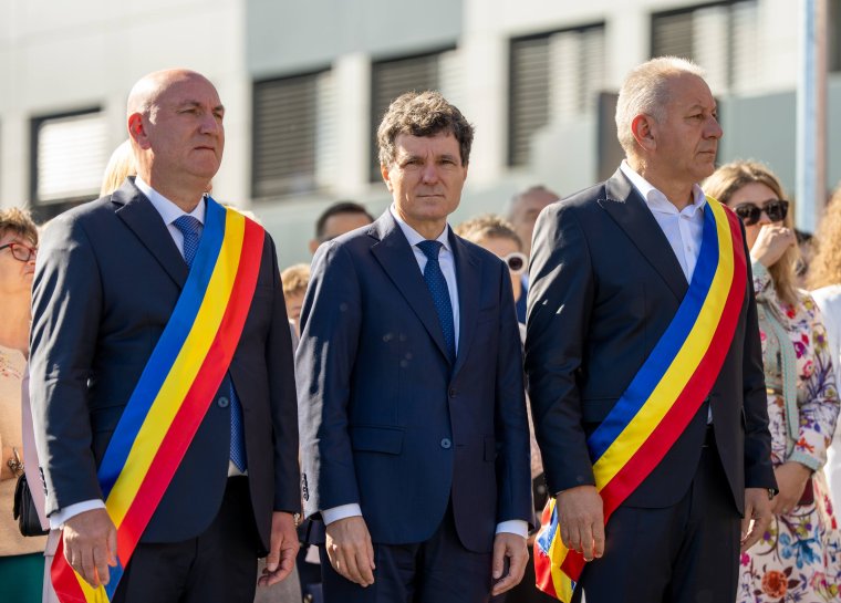 Az egészségügyet és az ország fejlődését dicsérte Cseke Attila és Nicușor Dan egy kórház-átadón, az elnököt kifütyülték