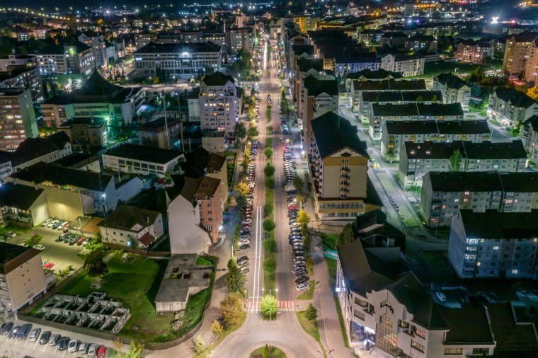 Napelemparkból biztosítanák a csíkszeredai közvilágítást, így milliókat spórolnának