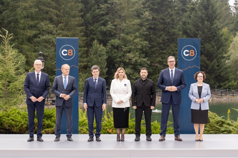 Kárpáti Nyolcak (C8) néven új politikai és gazdasági kezdeményezés jött létre