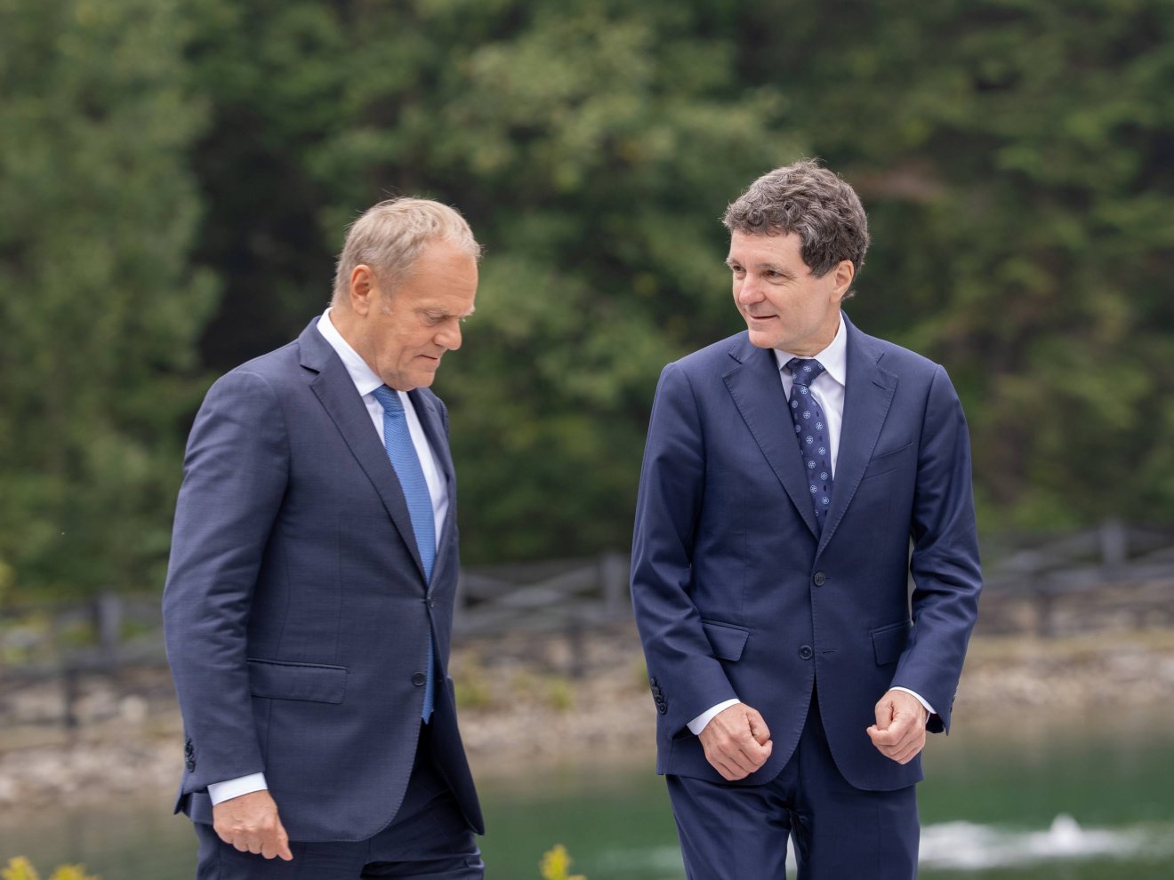 &bullet;  Fotó: Presidency