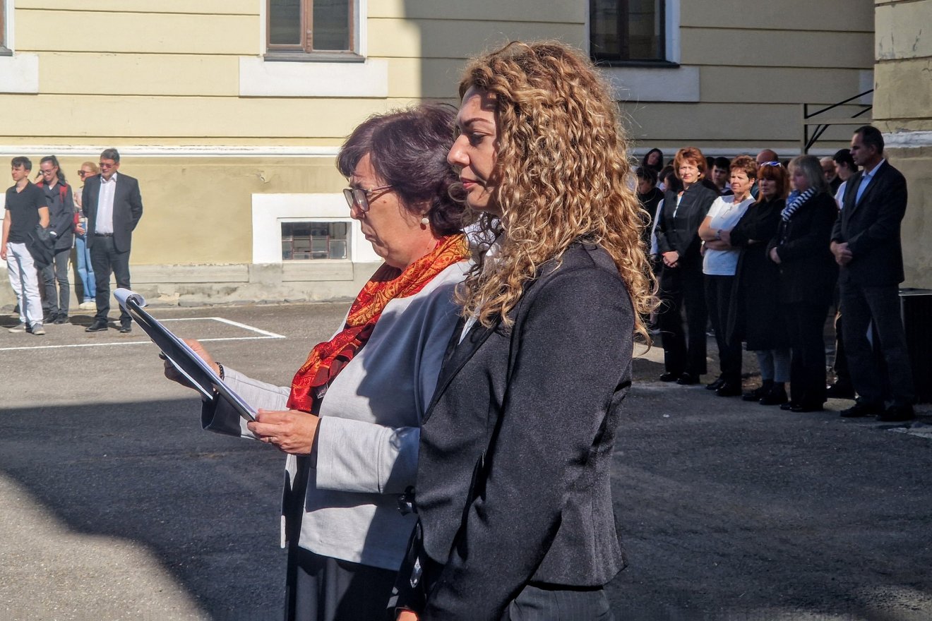 A színvonalas műsor összeállítói, Tamás Anna-Mária és Dezső Zelinda tanárnők