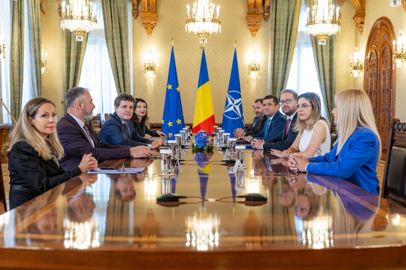Örülhet az USR, mert a jelöltjét jelölték. A végén is örülni fog? &bullet;  Fotó: Presidency.ro