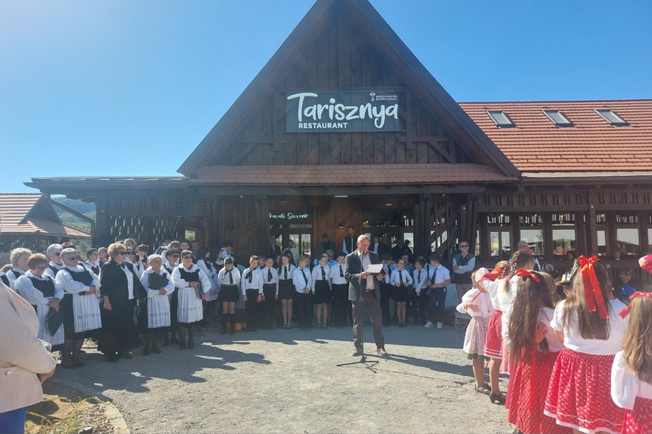 &bullet;  Fotó: László Ildikó
