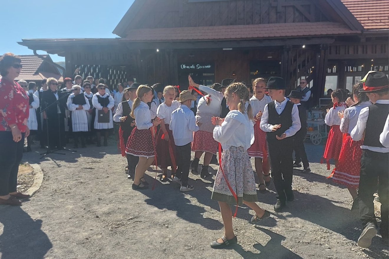 &bullet;  Fotó: László Ildikó