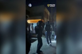 Fegyveres kísérők állig feketében – videót és részleteket tettek közzé a ma hajnali Georgescu-kiemelésről
