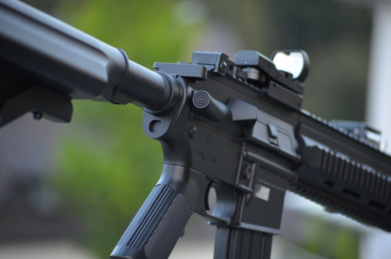 Airsoft fegyvereket alakítottak lőfegyverré – őrizetbe kerültek