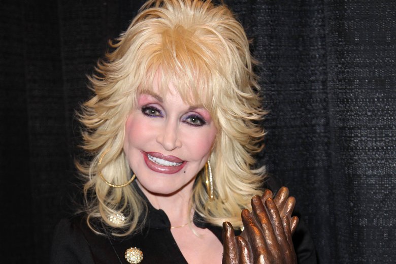 Elhunyt Dolly Parton énekesnő