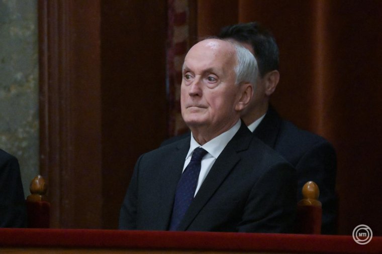 Köztársasági elnökké választották Baka Andrást