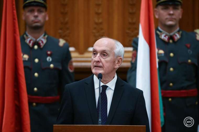 Mától Baka András Magyarország köztársasági elnöke