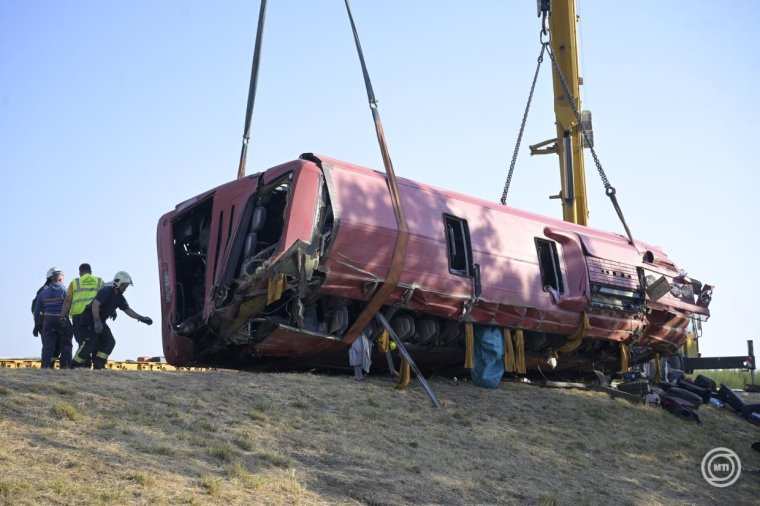 Busztragédia Magyarországon több halálos áldozattal