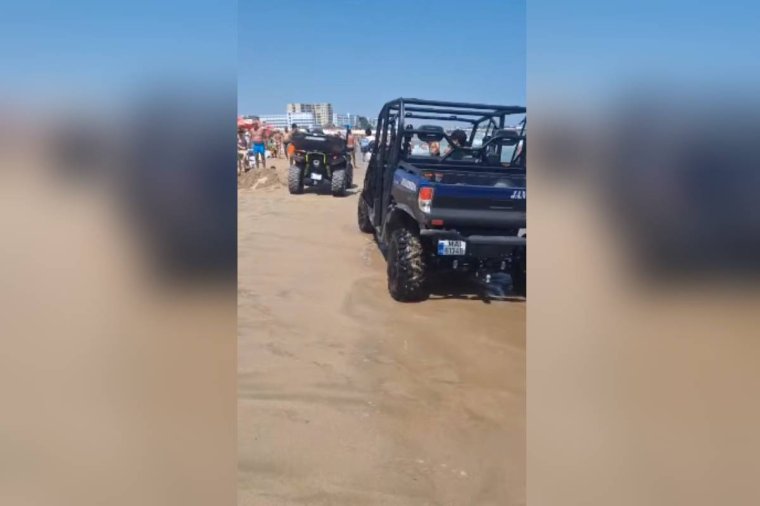 Csendőröket kellett kihívni a román tengerpartra, mert többen a nagy hullámokban is fürödni akartak – videóval