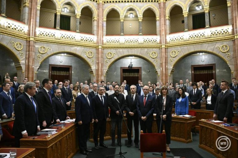 Megvan hogy kik fogják nyílt pályázaton kiválasztani a közmédia új vezetését