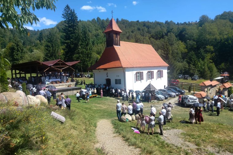 Szobrot kapott Gyimesbükk templomépítő papja