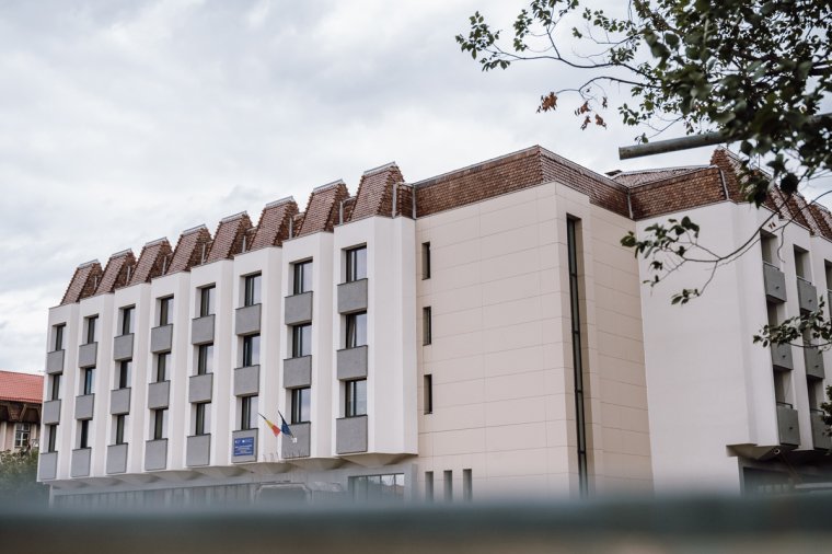 Energiahatékonyabbá és korszerűbbé vált a Maros Megyei Tanács épülete