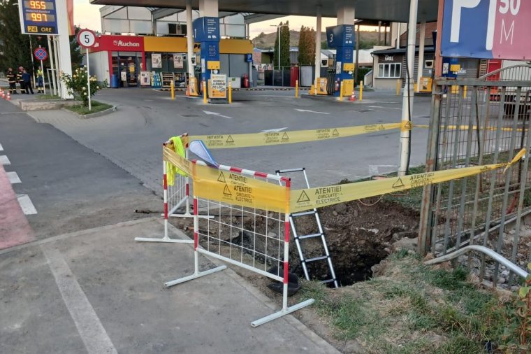 Megrepedt egy gázvezeték Székelyudvarhelyen egy benzinkút közelében