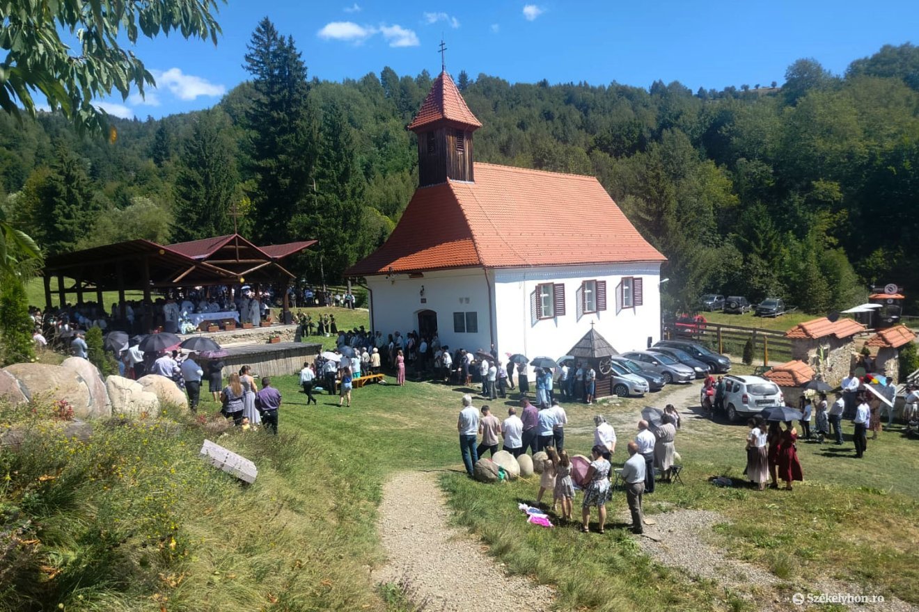 &bullet;  Fotó: Dobos László