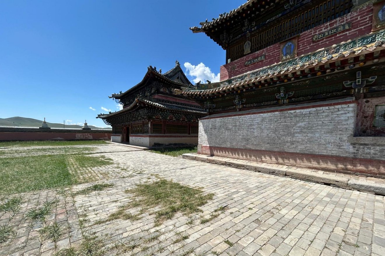 Mongólia legrégebbi buddhista kolostorát is meglátogatták