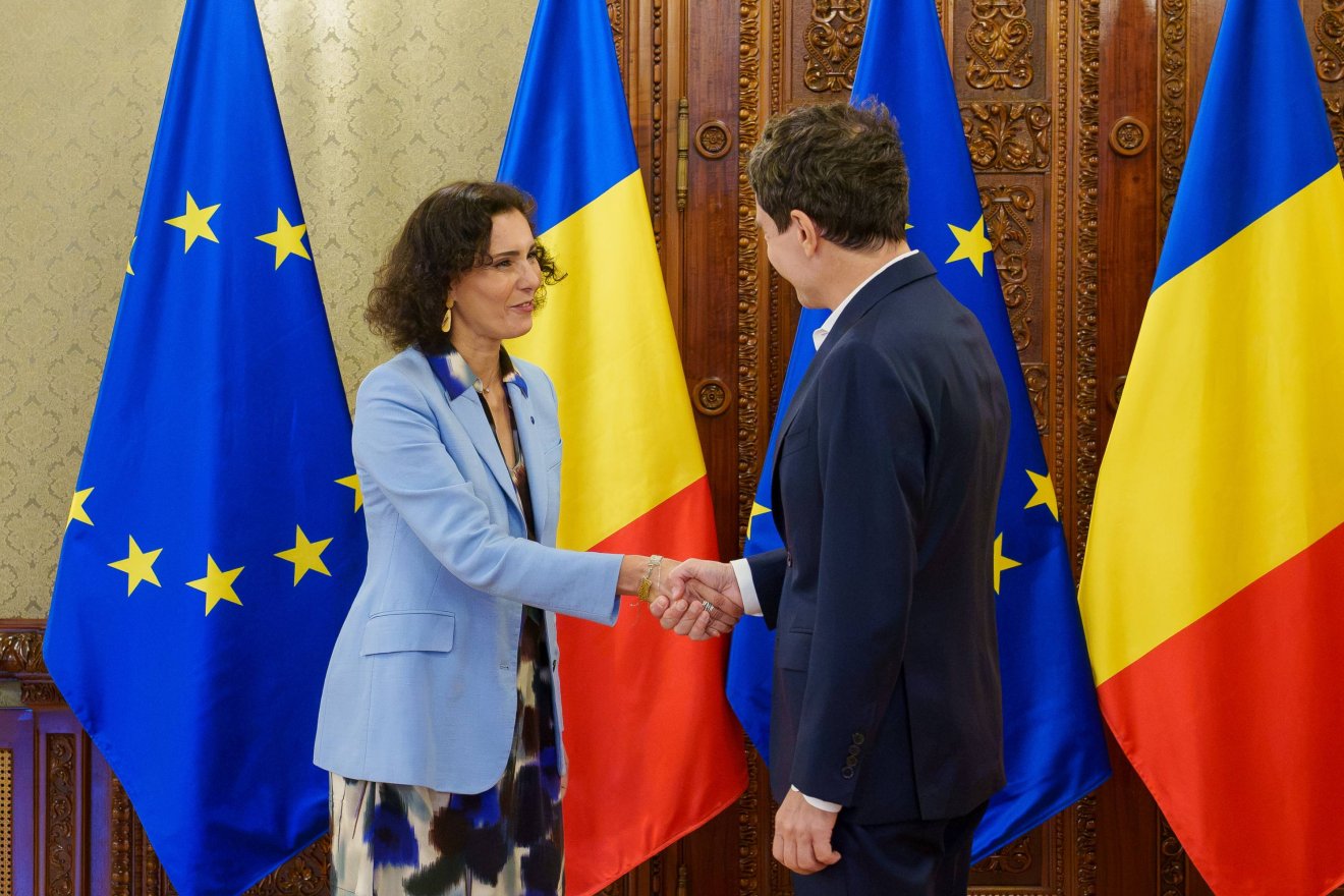&bullet;  Fotó: Presidency