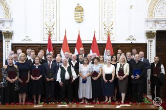 Székelyföldieket is díjazott a nemzeti ünnep alkalmából Tarr Zoltán
