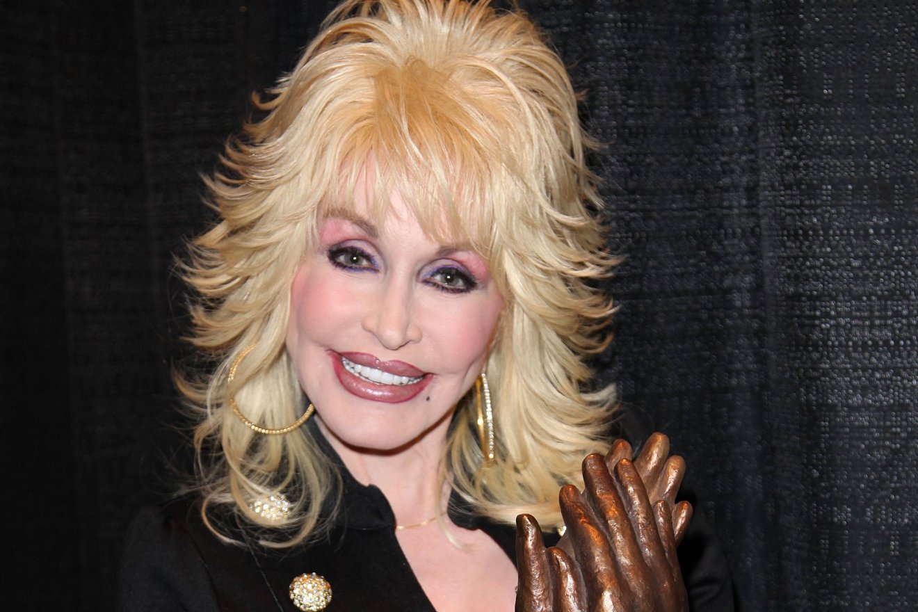 Elhunyt Dolly Parton énekesnő