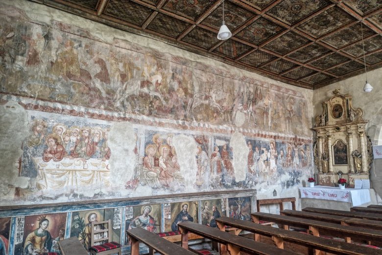 Hétszáz éves freskót újítanak fel Gelence régi templomában