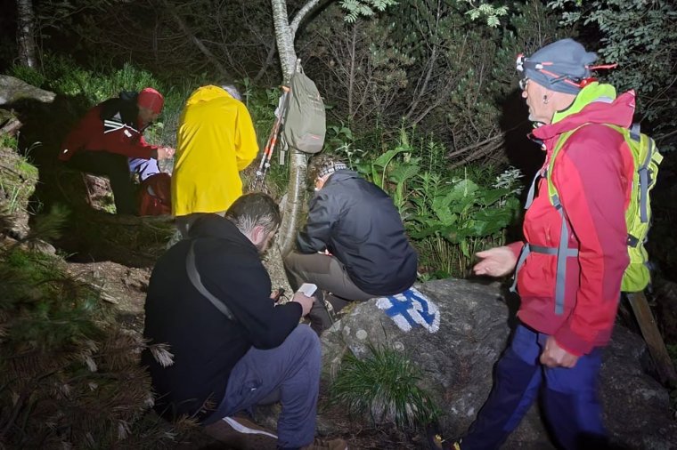 Élelem és zseblámpa nélkül bolyongtak a hegyekben a magyar turisták – videóval