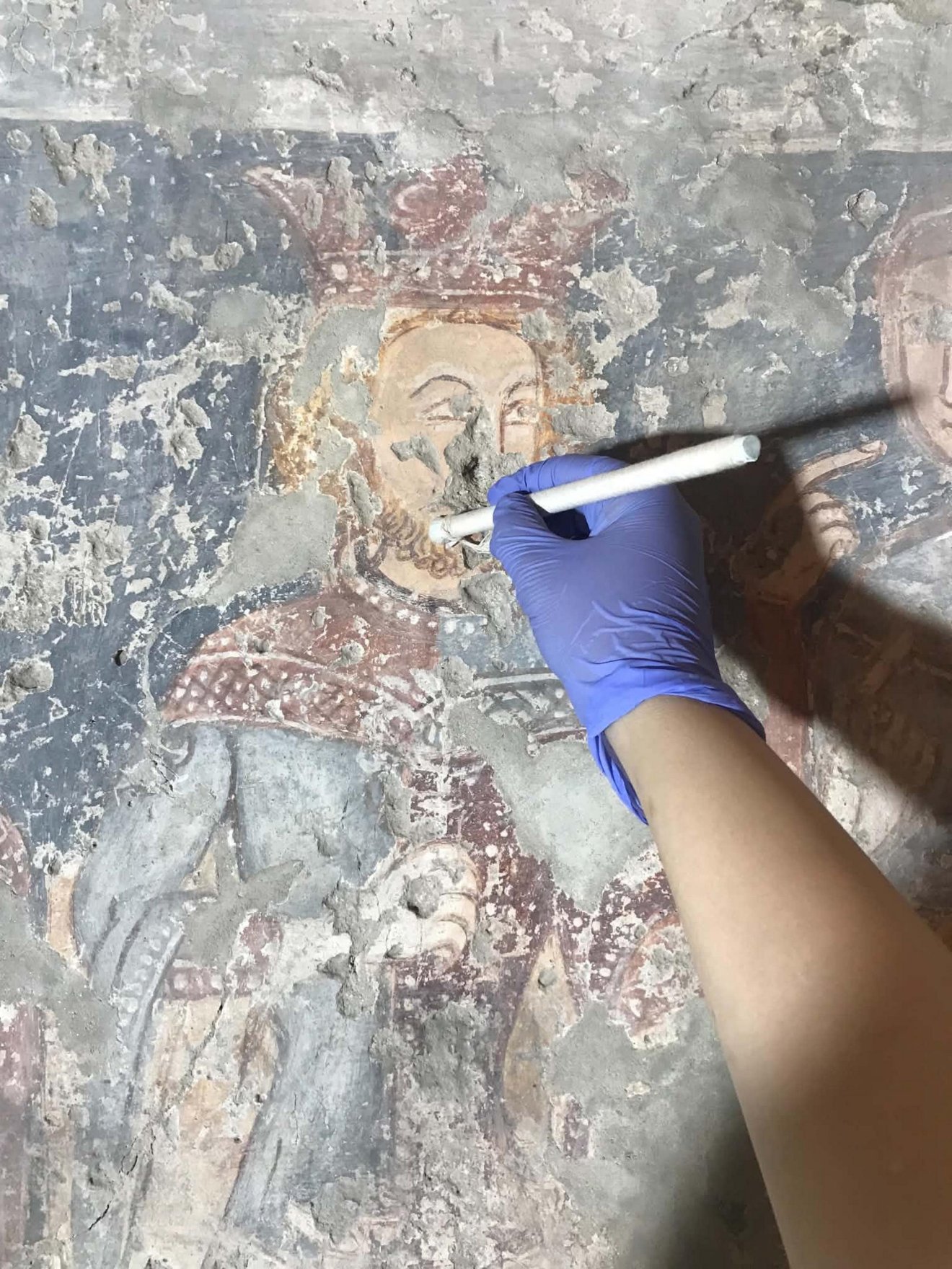 Az restaurálás aprólékos munkát, szakértelmet, türelmet igényel