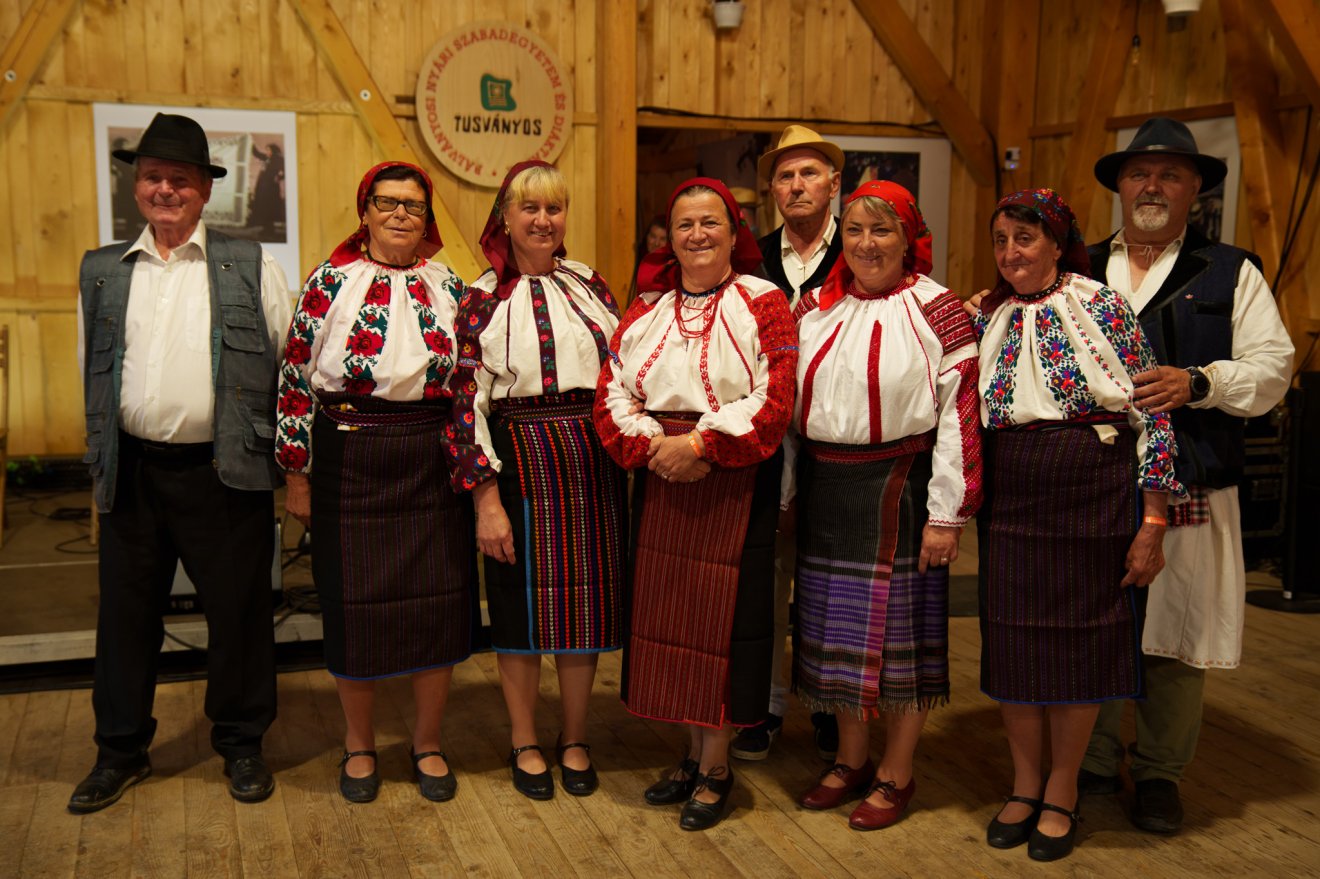 Tánc, csángó, Tusványos, Kriza János csűr