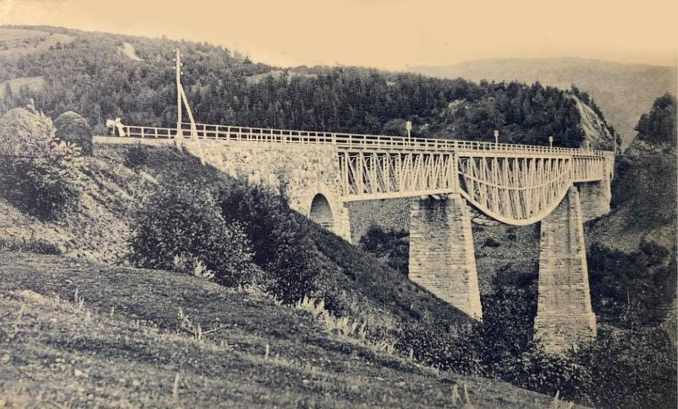 Az 1897-ben használatba adott Karakó-völgyhíd