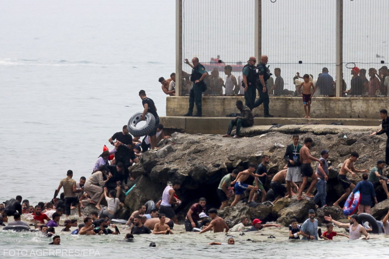 Migrációs válság Ceutában: több tízezer határsértő jutott be a spanyol városba Marokkó felől