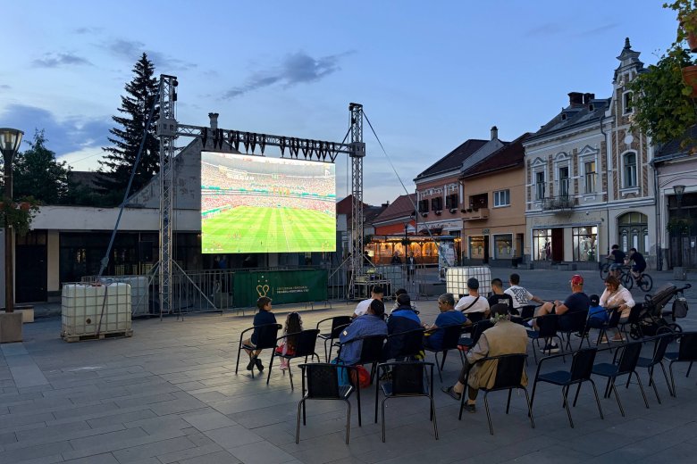 Szinte folyamatos éjszakai futballmenüt fogyaszthatunk a vébén
