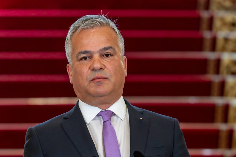 Tovább mélyül a válság a PNL-ben: Veștea békülne, Falcă kizárná