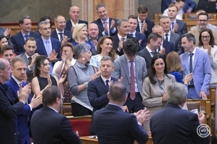 Megszavazták a törvényt, átalakul a közmédia intézményrendszere