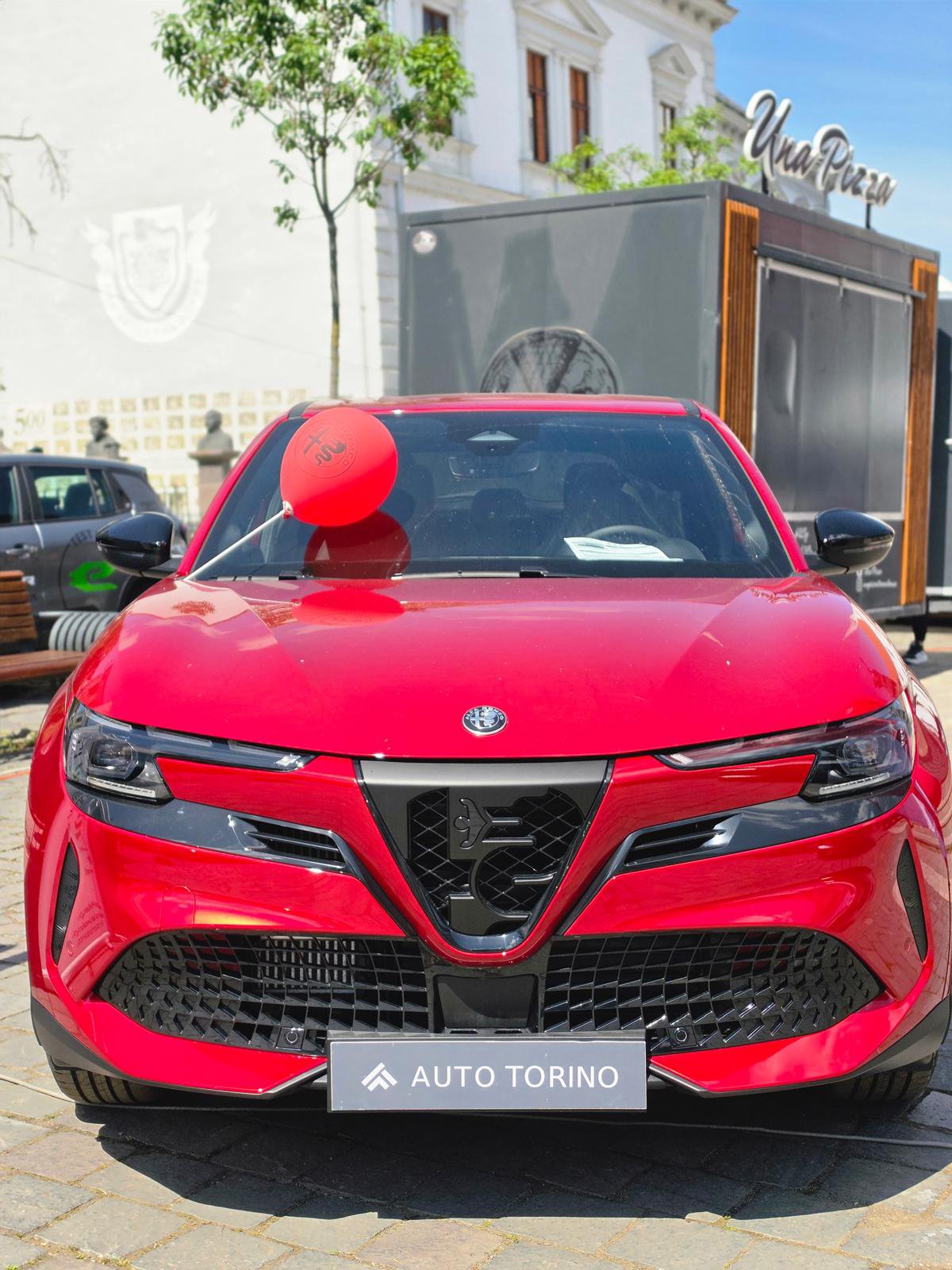 &bullet;  Fotó: Auto Torino