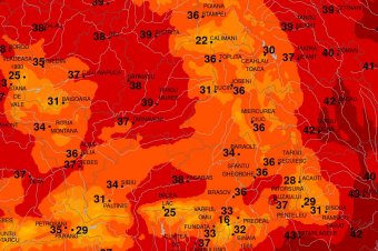 Hiába, hogy délben nincs még 30 Celsius-fok Csíkszeredában, ez már 36 foknak érződik