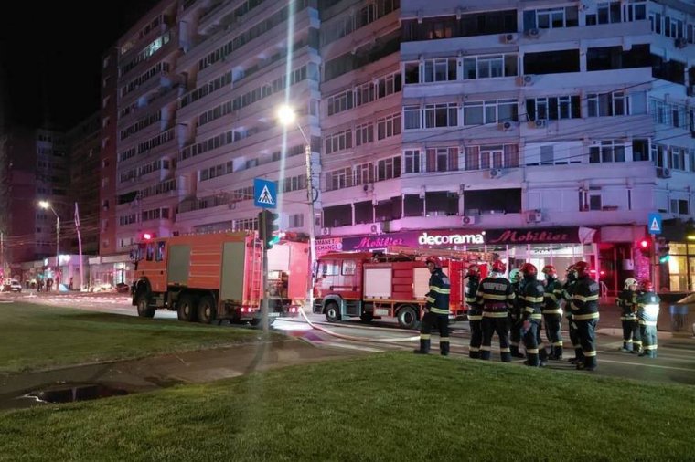 Drón csapódott be egy galaci tömbházba, sérültek is vannak – videóval