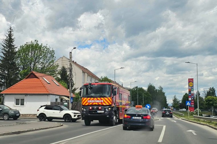 Tűz ütött ki a csíksomlyói romatelepen, egy ember megsérült