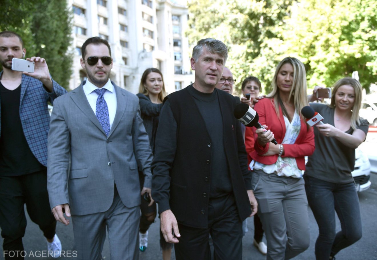 Cristian Pomohaci pópát (középen) korábban eltiltották az egyházi szolgálattól. Archív &bullet;  Fotó: Grigore Popescu/Agerpres