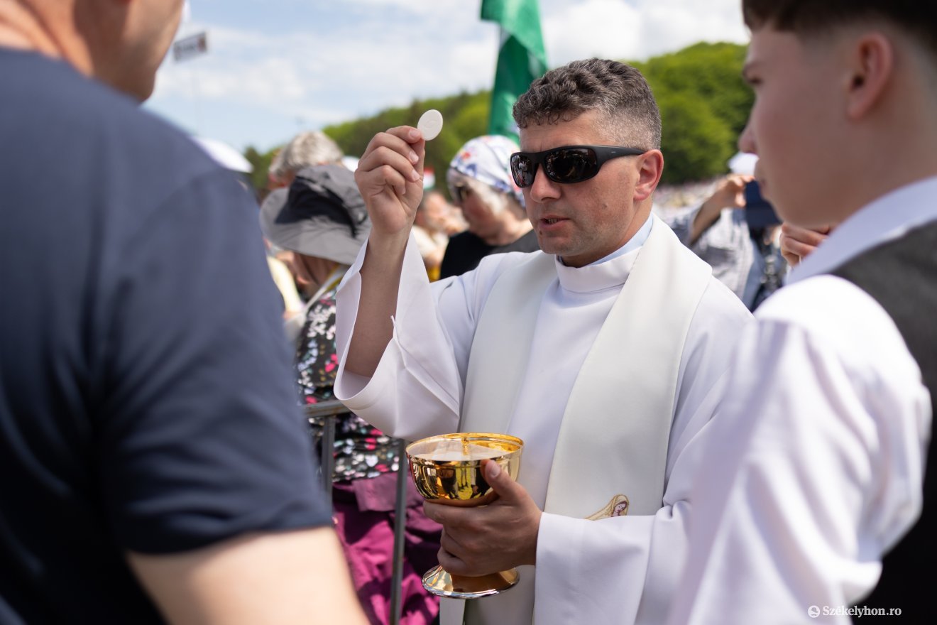&bullet;  Fotó: Olti Angyalka