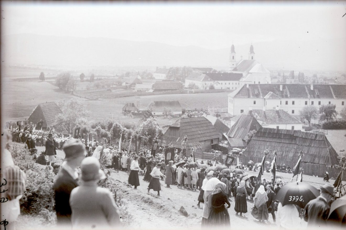&bullet;  Fotó: Kováts Fotómúzeum és Műterem (Székelyudvarhely)