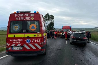 Két kisgyermek is megsérült a négy autót érintő tömegkarambolban