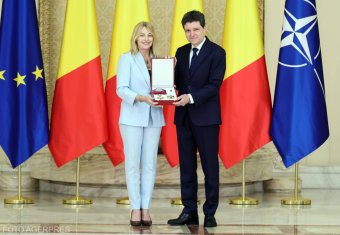Románia Csillaga érdemrendjének nagykeresztjével tüntette ki Nadia Comăneci tornászlegendát Nicușor Dan