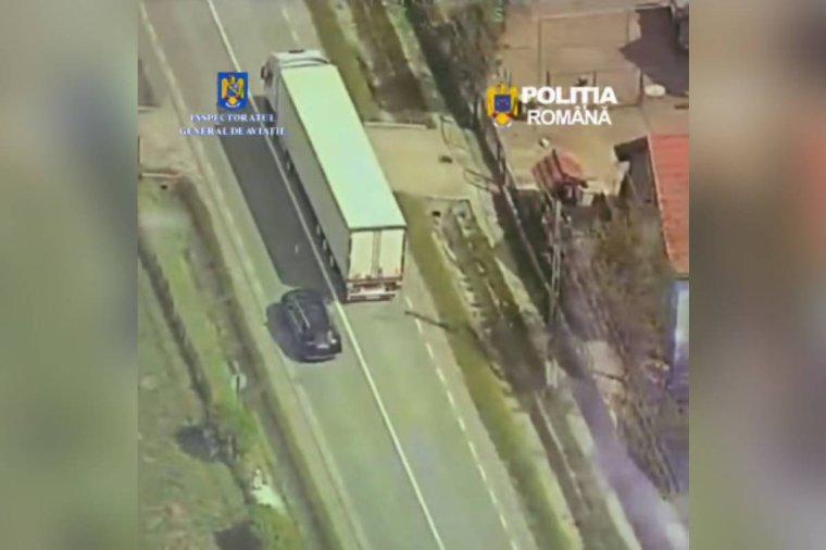 Helikopterből filmezték, ahogy tíz perc alatt négyszer is szabálytalanul előz – videóval