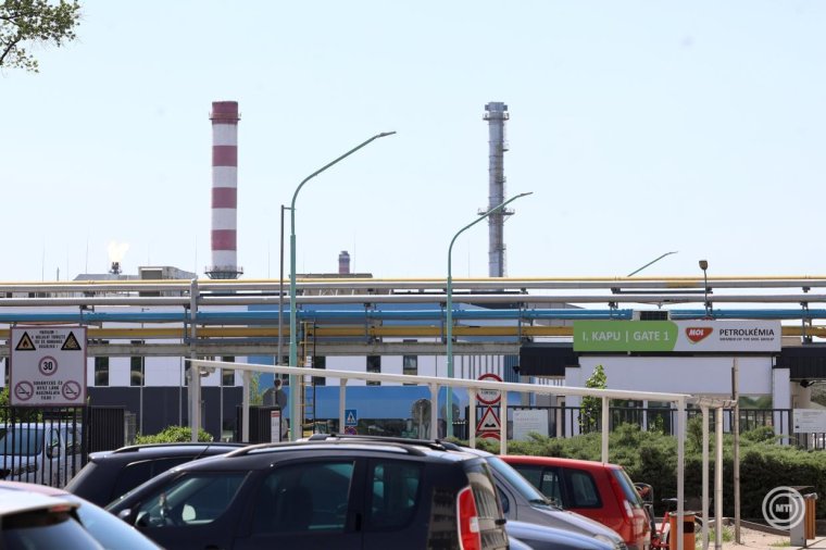 Robbanás történt a Mol tiszaújvárosi üzemében, egy ember életét vesztette